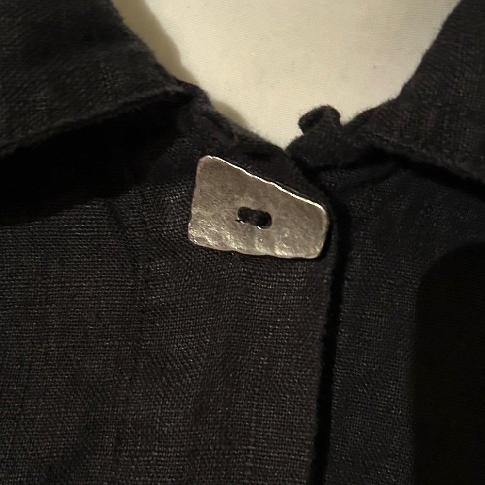 J. Jill Black LINEN Blazer with Unique Button Design - Picture 4 of 6